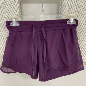 Lululemon Hotty Hots 2.5 Shorts